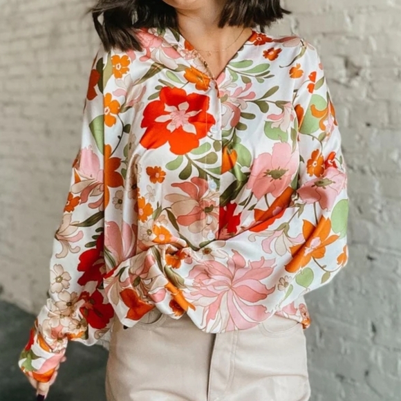 Entro Floral Magnolia Surplice Bodysuit - Picture 14 of 15